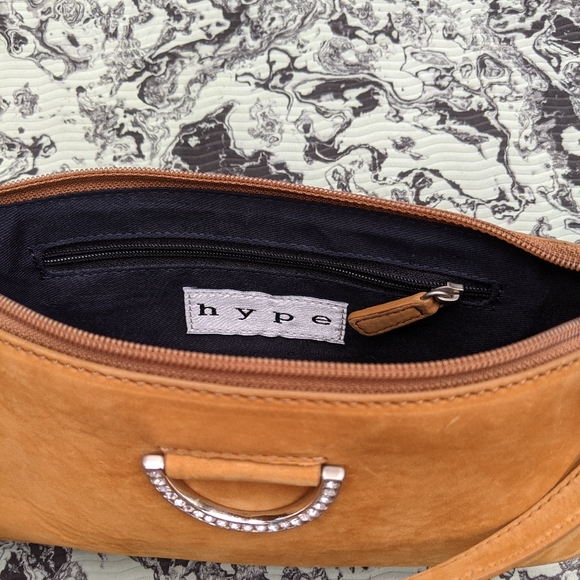 Suede baguette purse - Picture 8 of 9